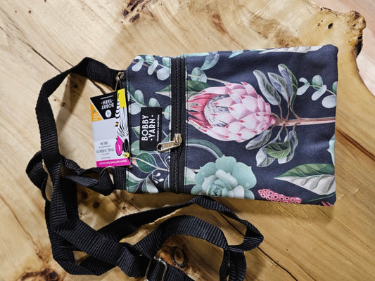 Bobby Yarn 2 zip sling bag